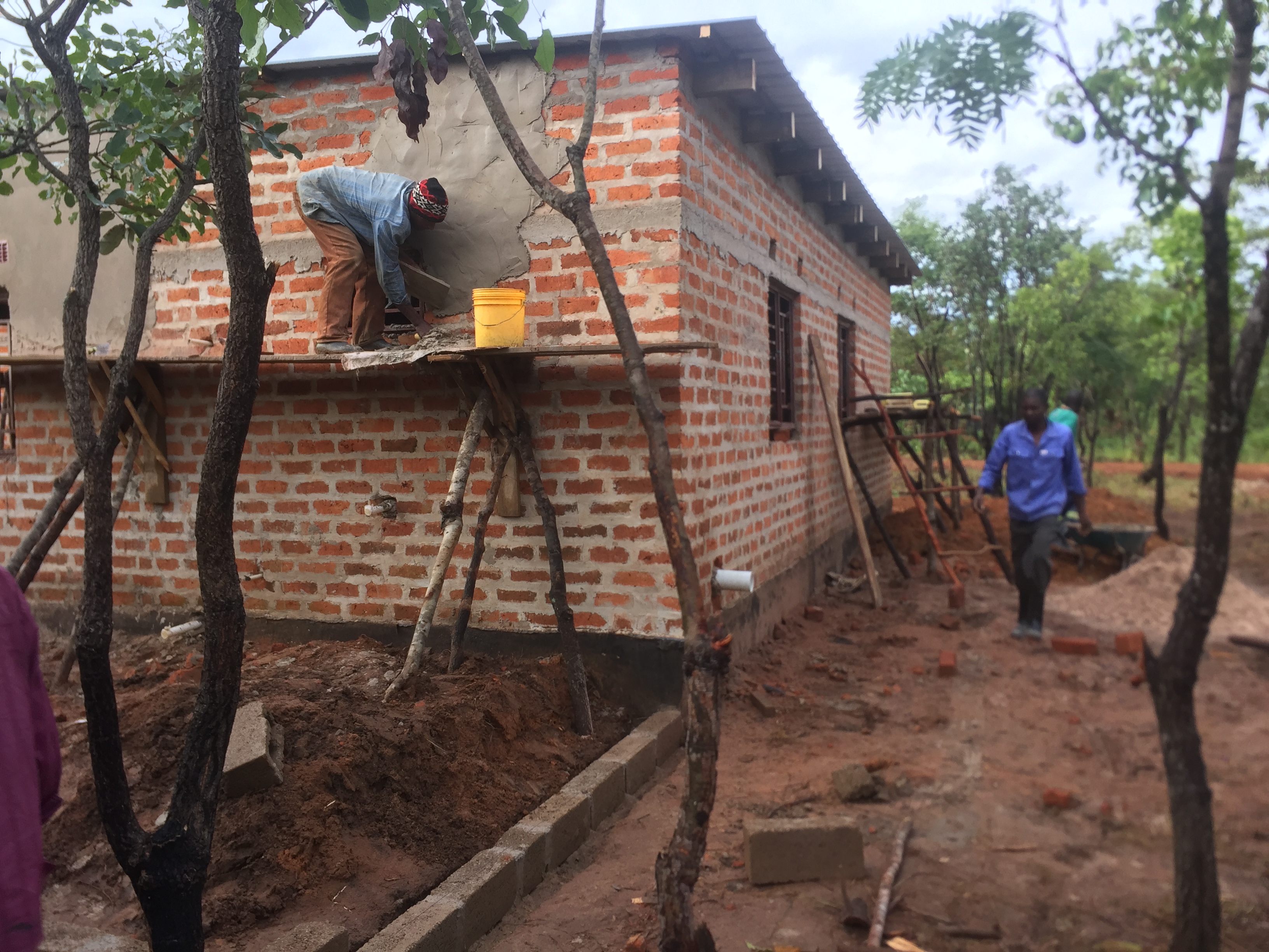 building Chilonga, photo: Desh Chisukulu